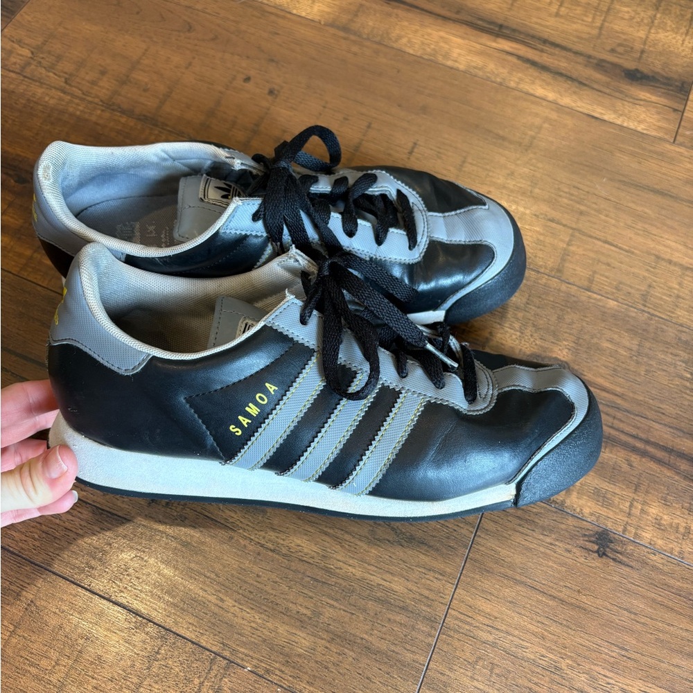 Men’s Adidas Samoa shoes sneakers Black gray leather mens size 7